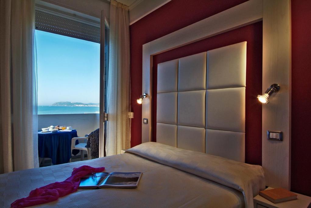 Alexandra Plaza Hotel Riccione Exterior foto