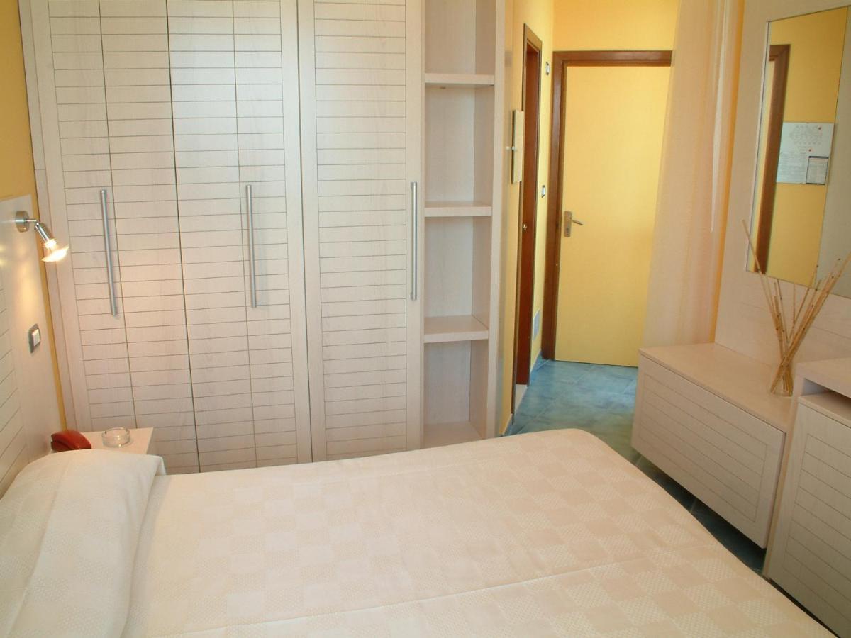 Alexandra Plaza Hotel Riccione Exterior foto