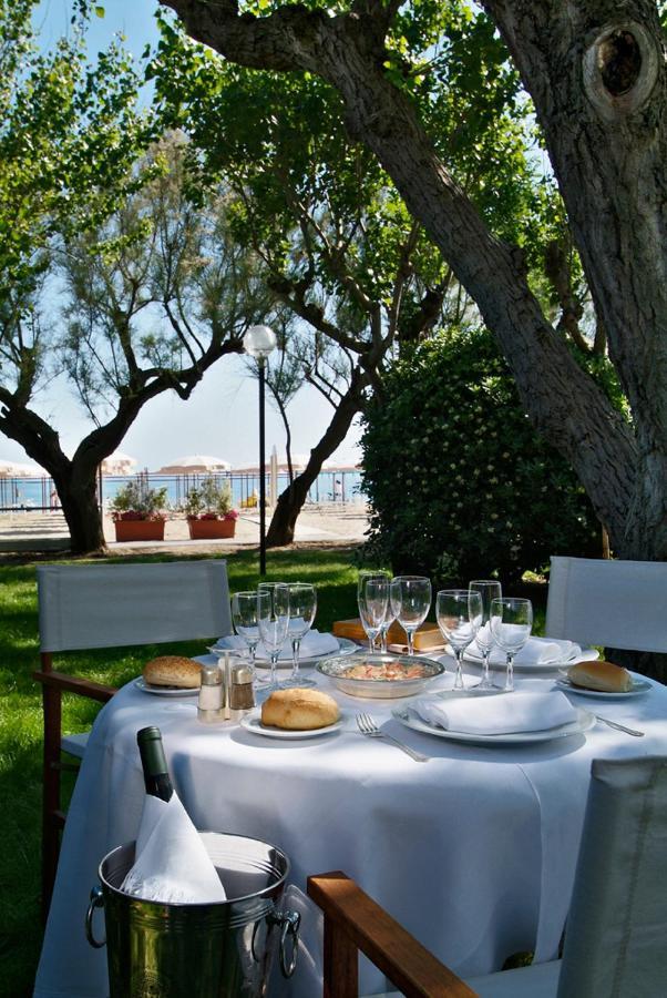Alexandra Plaza Hotel Riccione Exterior foto